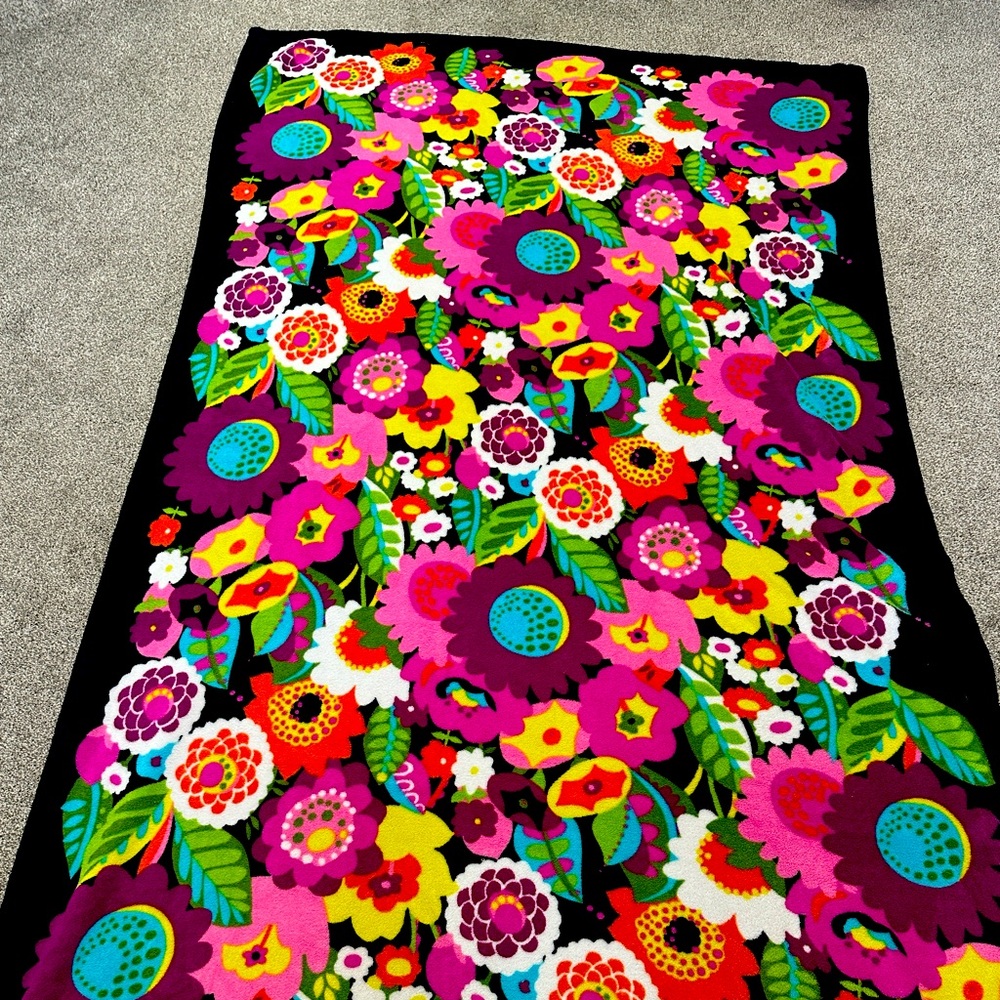 Vera Bradley Retired Va Va Bloom Throw Blanket